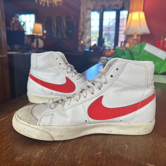 Nike Blazer Mid 77  Size 8.5 Shoes CZ1055-101 White Habanero Red - Picture 6 of 11
